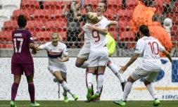 La joie des Lyonnaises après l'unique but contre Manchester City marqué par Lucy Bronze (de face), en Ligue des champions, le 29 avril 2018 au Parc OL