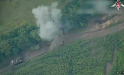 Image diffusé par le ministÚre russe de la Défense, le 8 août 2024, montrant une attaque de drone russe contre des véhicules blindés ukrainiens prÚs de Soudja, dans la région de Koursk