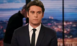 Gabriel Attal peu avant une interview au JT de 20h00 de TF1 Ă Boulogne-Billancourt dans les Hauts-de-Seine, le 27 mars 2024 ( AFP / ALAIN JOCARD )