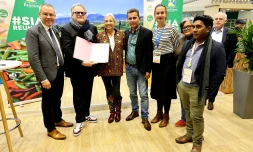 Village Réunion : signature entre Louis Vuitton et la coopérative agricole des huiles essentielles de Bourbon