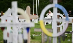 Au Canada, le pape "demande pardon pour le mal" fait aux autochtones 