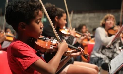Les enfants de Démos Nord Réunion s'envolent pour la Philharmonie de Paris