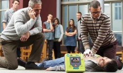 Utilisation d'un défibrillateur