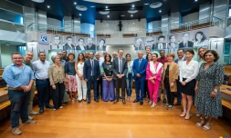 Huguette Bello à la signature du bail pour l'expansion de la plateforme portuaire