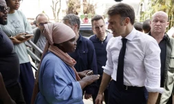 Jeudi 19 décembre, en déplacement sur l'archipel, Emmanuel Macron a annoncé une journée de « deuil national, lundi 23 décembre », pour rendre hommage aux victimes du cyclone Chido à Mayotte. LUDOVIC MARIN / POOL / AFP