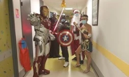 distribution de cadeaux au CHU