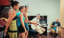 Saint-Paul : un atelier d'écriture de chansons à la maison Serveaux