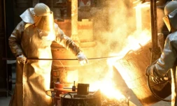 Des travailleurs dans la fonderie Marly près de Valenciennes, dans le Nord, le 23 janvier 2020 ( AFP / FRANCOIS LO PRESTI )