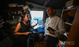 parlementaires en visite a la possession logement