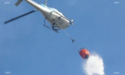 hélicoptère bombardier d\'eau