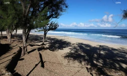 plage et bar fermé