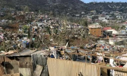 A Mayotte, après le passage du cyclone Chido, 14 décembre 2024. (DANIEL MOUHAMADI / AFP)