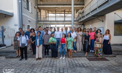 Les apprentis travaillant à la municipalité rencontrent le maire