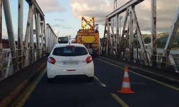 route, accident, carambolage, pont rivière des galets, bouchon