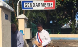 "Bande de singe" : Jean-Hugues Ratenon porte plainte