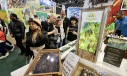 Heurts et sifflets au Salon de l'agriculture, les manifestants cherchent Macron [?]