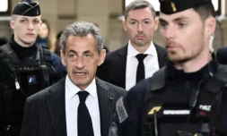 L'ancien président Nicolas Sarkozy à son arrivée au tribunal le 14 février 2024 ( AFP / Bertrand GUAY )