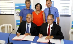 Signature du PST a Sainte-Marie