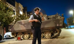 Police et armée déployées le 16 juillet 2016 à Istanbul