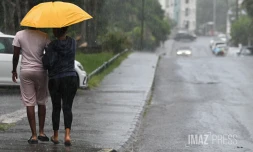 temps gris , nuageux , pluie