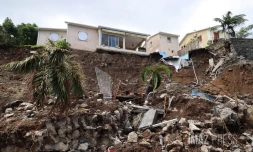 Cyclone Bela la Possession 