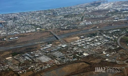 le port et la zone de cambaie
