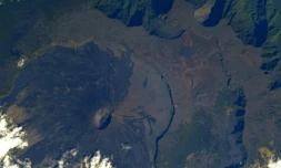 Thomas Pesquet photographie le Piton de la Fournaise depuis l'espace 