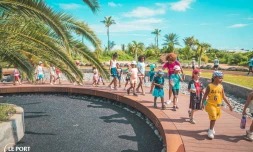 Le Port : les enfants investissent les berges de la Rivière des Galets
