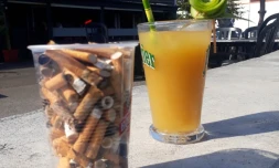 Saint Pierre : Echange cosommation contre verre rempli de mégots