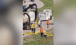 États-Unis : un camion rempli de millions de pièces de 10 centimes  se renverse sur une autoroute