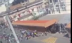 tirs de militaires sur la foule à Mada