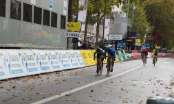 Paris-Tours : la cycliste Réunionnaise Léa Grondin remporte l'argent