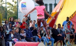 Saint-Denis : les marmailles de la compagnie Cirquons Flex se donnent en spectacle 