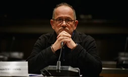 Le journaliste Thomas Legrand, lors de son audition devant la commission dâenquĂȘte sur lâaudiovisuel public Ă lâAssemblĂ©e nationale, le 18 dĂ©cembre 2025. DIMITAR DILKOFF / AFP