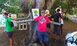 Saint-Pierre : une cinquantaine de militants d'Extinction Rebellion contre le futur centre commercial