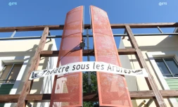 Théâtre sous les arbres