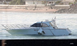 Bateau chaviré port Saint-Gilles-les-Bains