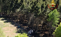  Italie: huit morts et deux blessés graves dans la chute d'un téléphérique 