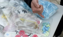 Deux commissaires responsables de l'Office anti-stupéfiants (Ofast) de Marseille placés en garde à vue dans une enquête sur une livraison surveillée de cocaïne début 2023 suspectée d'avoir connu de graves dérives ( AFP / NICOLAS TUCAT )
