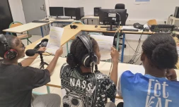 Podcast "Aster lontan domin" : des collégiens dionysiens participent au concours international "Réinventer le Monde