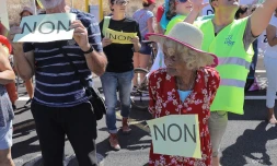 Manifestation contre la crrière de Bois Blanc - Touch Pa Nout Roche