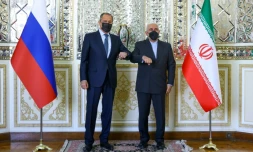 Le ministre iranien des Affaires étrangÚres Mohammad Javad Zarif et son homologue russe Sergueï Lavrov, le 13 avril 2021 à Téhéran