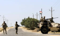 Au moins 35 policiers et soldats égyptiens ont été tués vendredi dans des affrontements avec des éléments islamistes dans le désert occidental