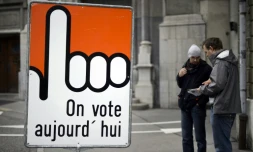Panneau incitant à voter, lors d'une élection le 18 octobre 2015 à Fribourg en Suisse