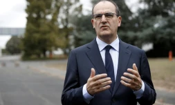 Jean Castex lors de son déplacement sur le site de l'entreprise X-FAB en banlieue parisienne le 4 juillet 2020