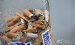 jeune et mégots 