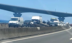 Route du littoral : une voiture sur le toit dans le sens Nord-Sud, 5 km de bouchons 