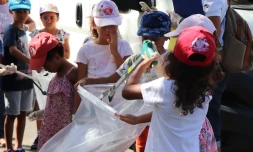 Collecte de déchets à l'école Eugène Dayot