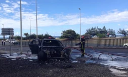 Véhicule en feu 