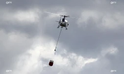 hélicoptère bombardier d\'eau